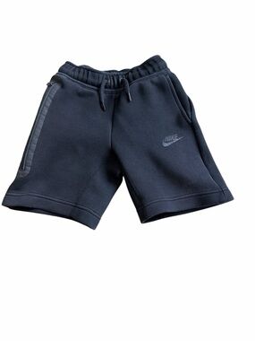 Boys Nike tech shorts